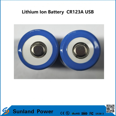 Batería de iones de litio CR123A USB aplicable a la producción de baterías recargables de iones de litio USB.