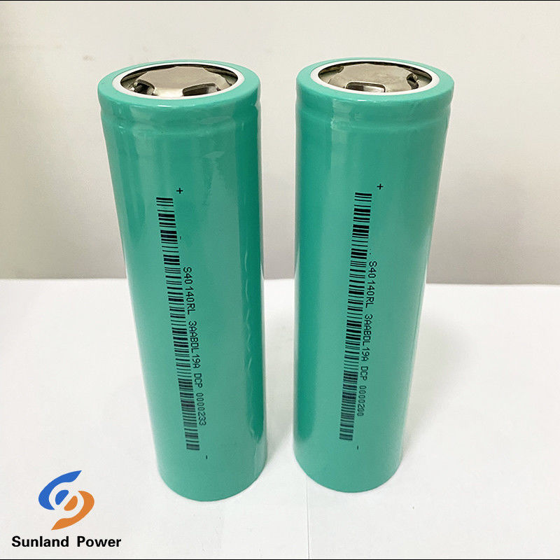 3.0V 15Ah Batería de iones de sodio cilíndrico 40140 Batería con tasa de 3C para el sistema de energía solar